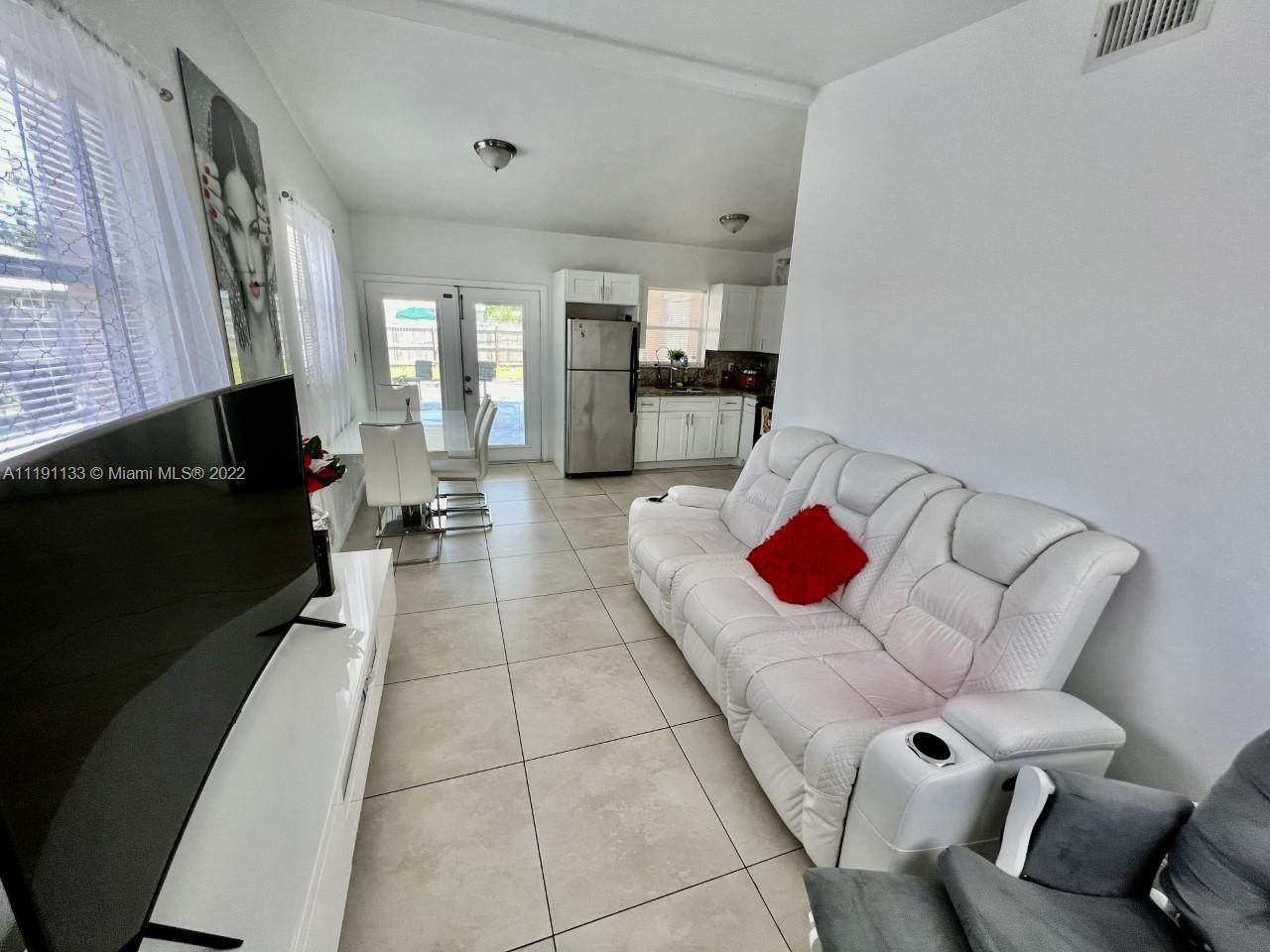 4421 40th St - Photo 1