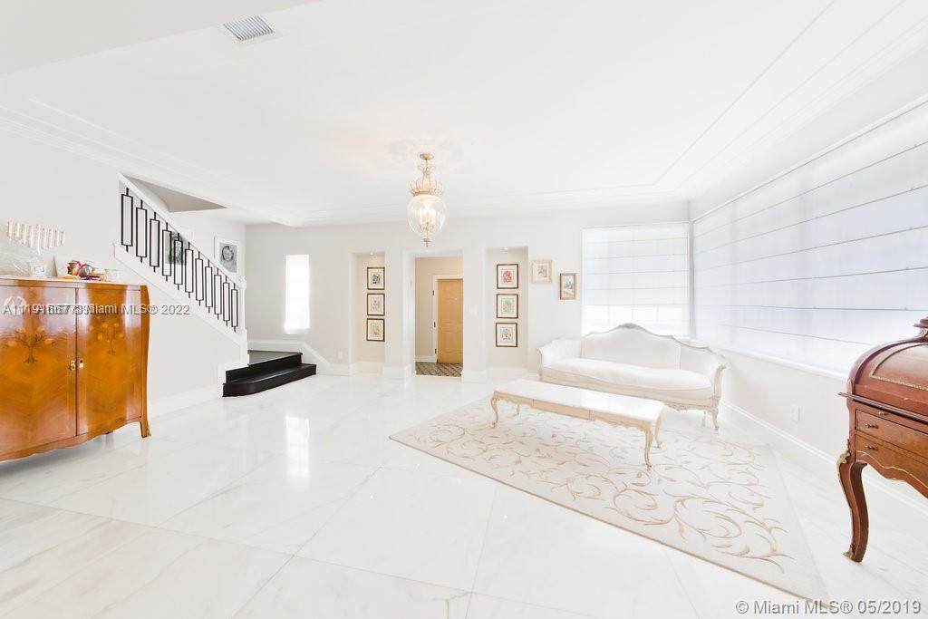 3420 Sheridan Ave - Photo 1