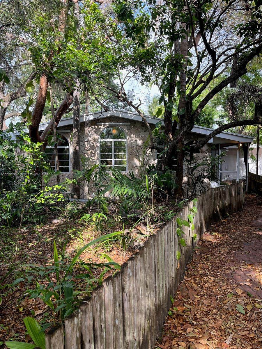 7031 63rd Ct - Photo 1