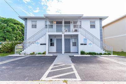 1002 Palm Beach Lakes Blvd - Photo 1