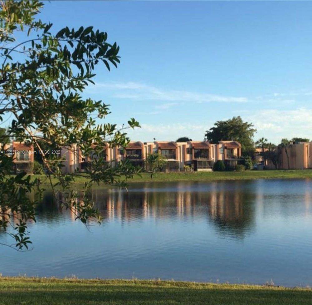 530 Park Dr - Photo 1
