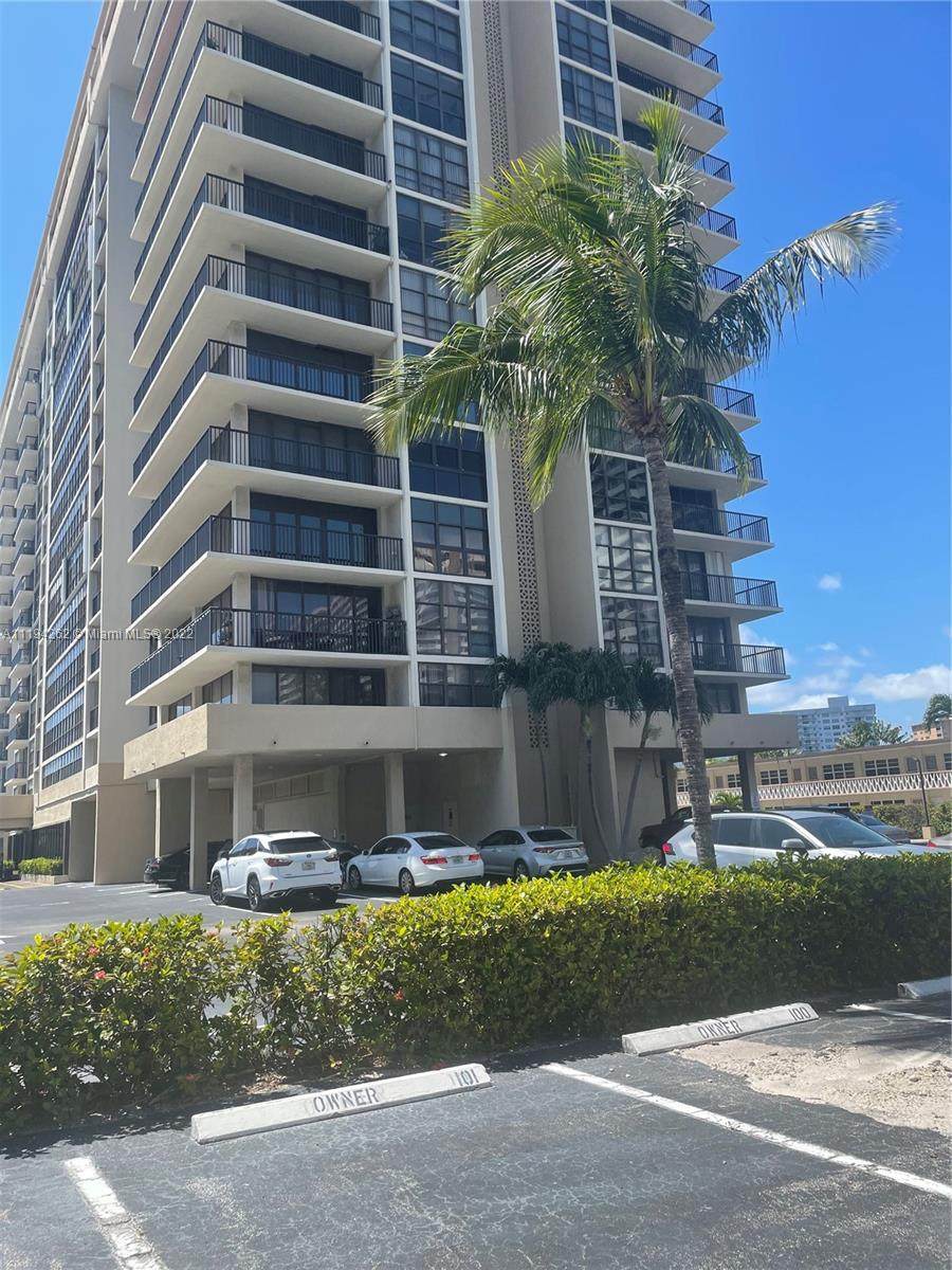 2049 Ocean Dr - Photo 1
