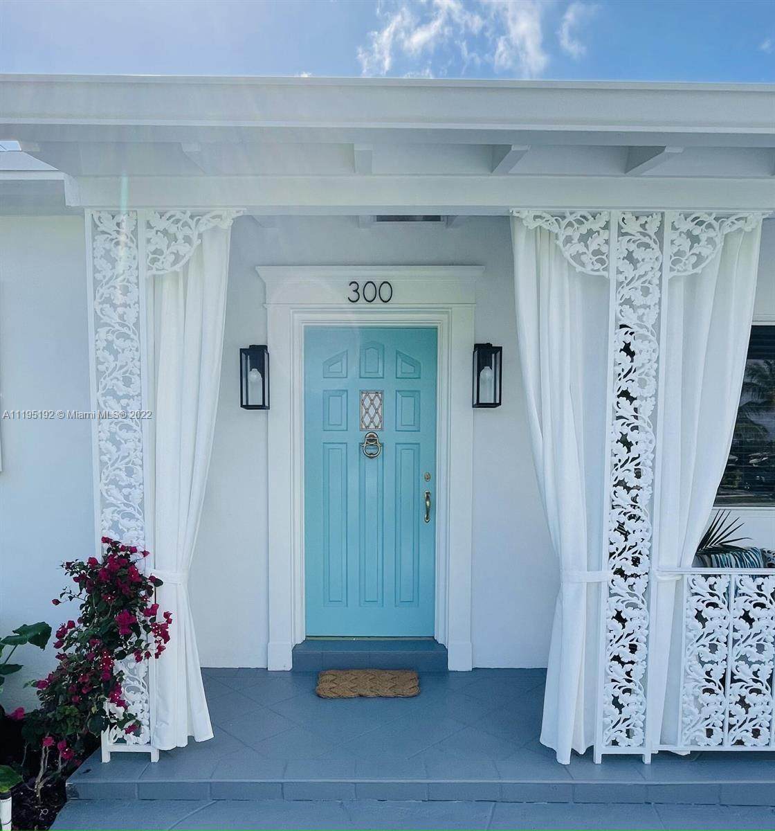 300 Forest Hill Blvd - Photo 1