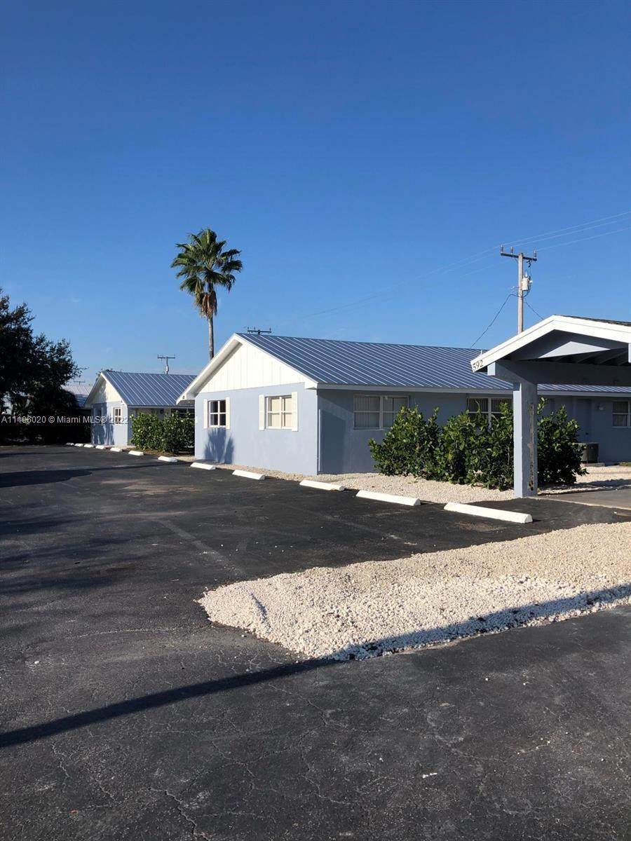 584 Holly Dr - Photo 1