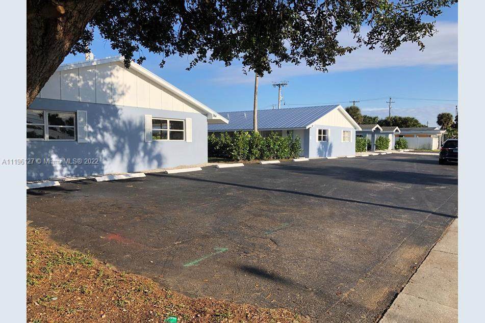 588 Holly Dr - Photo 1
