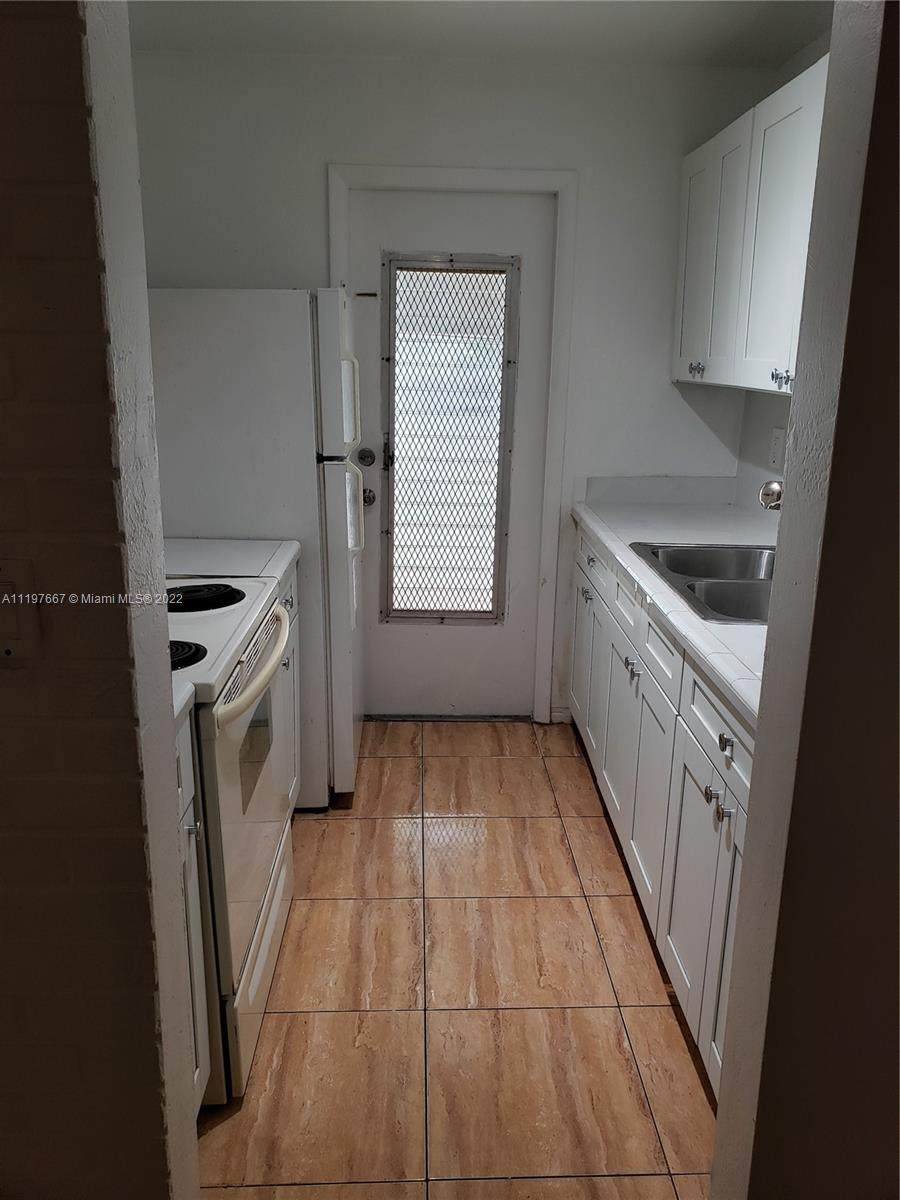 20400 7th Ave - Photo 1