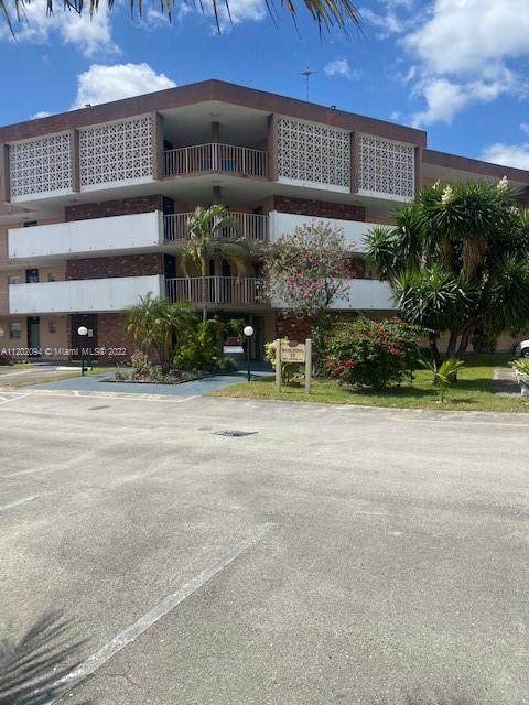 2901 46th Ave - Photo 1