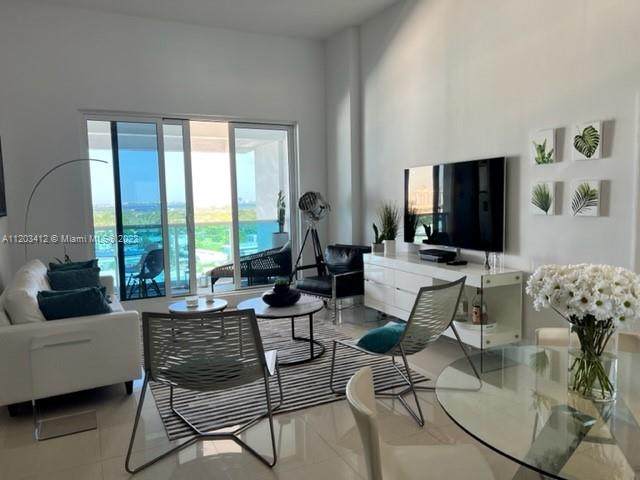 2301 Collins Ave - Photo 1