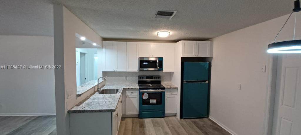 401 23rd Ave - Photo 1