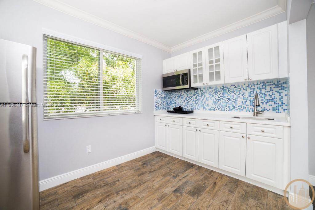 53 49th St - Photo 1
