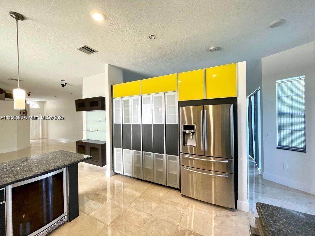 5228 106th Ct - Photo 1