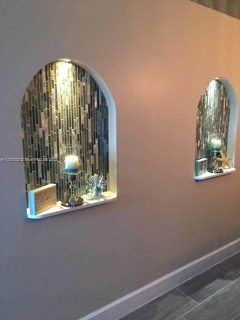 2301 Collins Ave - Photo 1