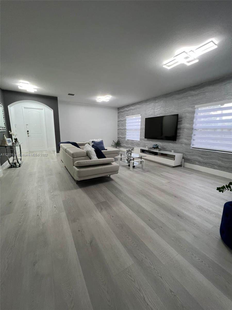 15461 173rd Ln - Photo 1