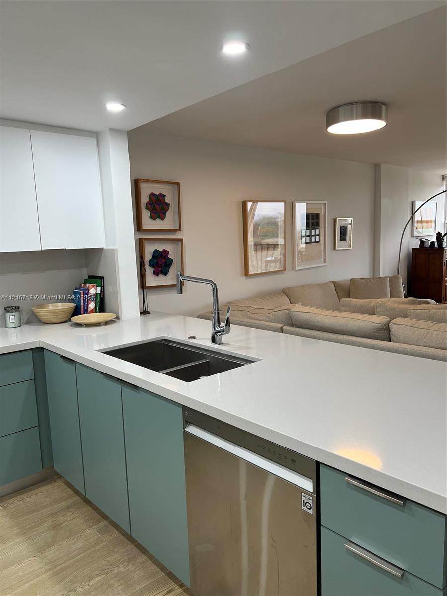 1915 Brickell Ave - Photo 1