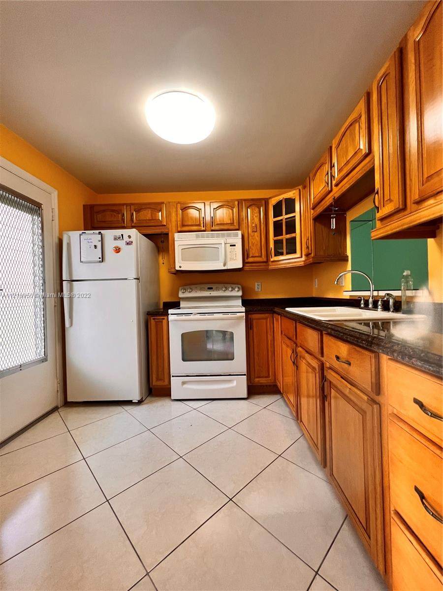 500 12th Ave - Photo 1