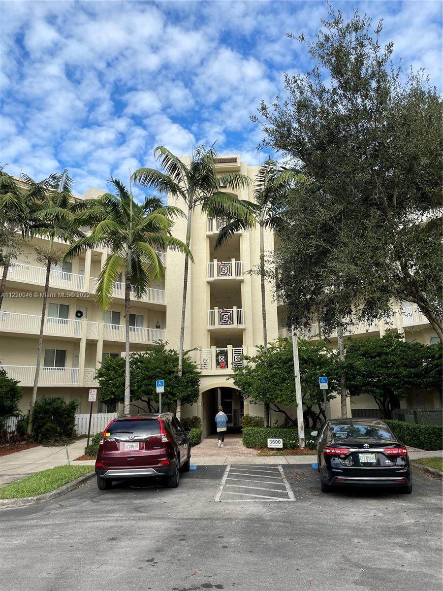 3600 Oaks Clubhouse Dr - Photo 1