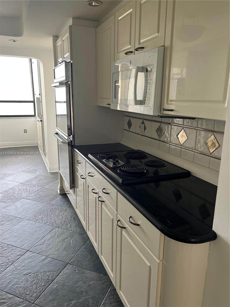 2 Grove Isle Dr - Photo 1