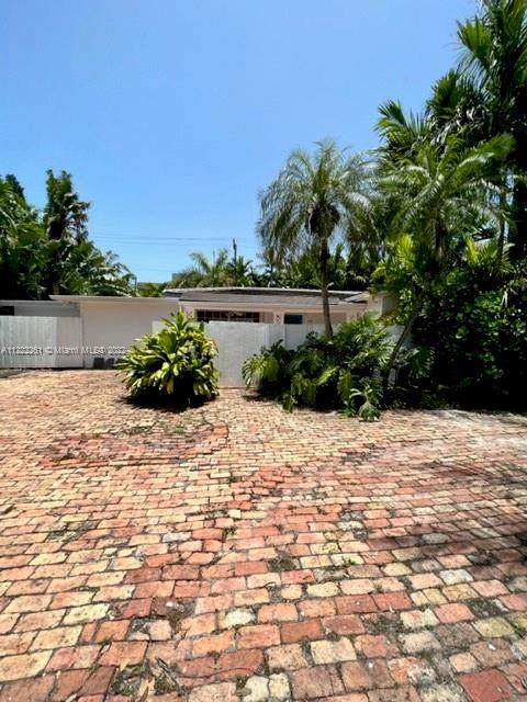 401 Woodcrest Rd - Photo 1
