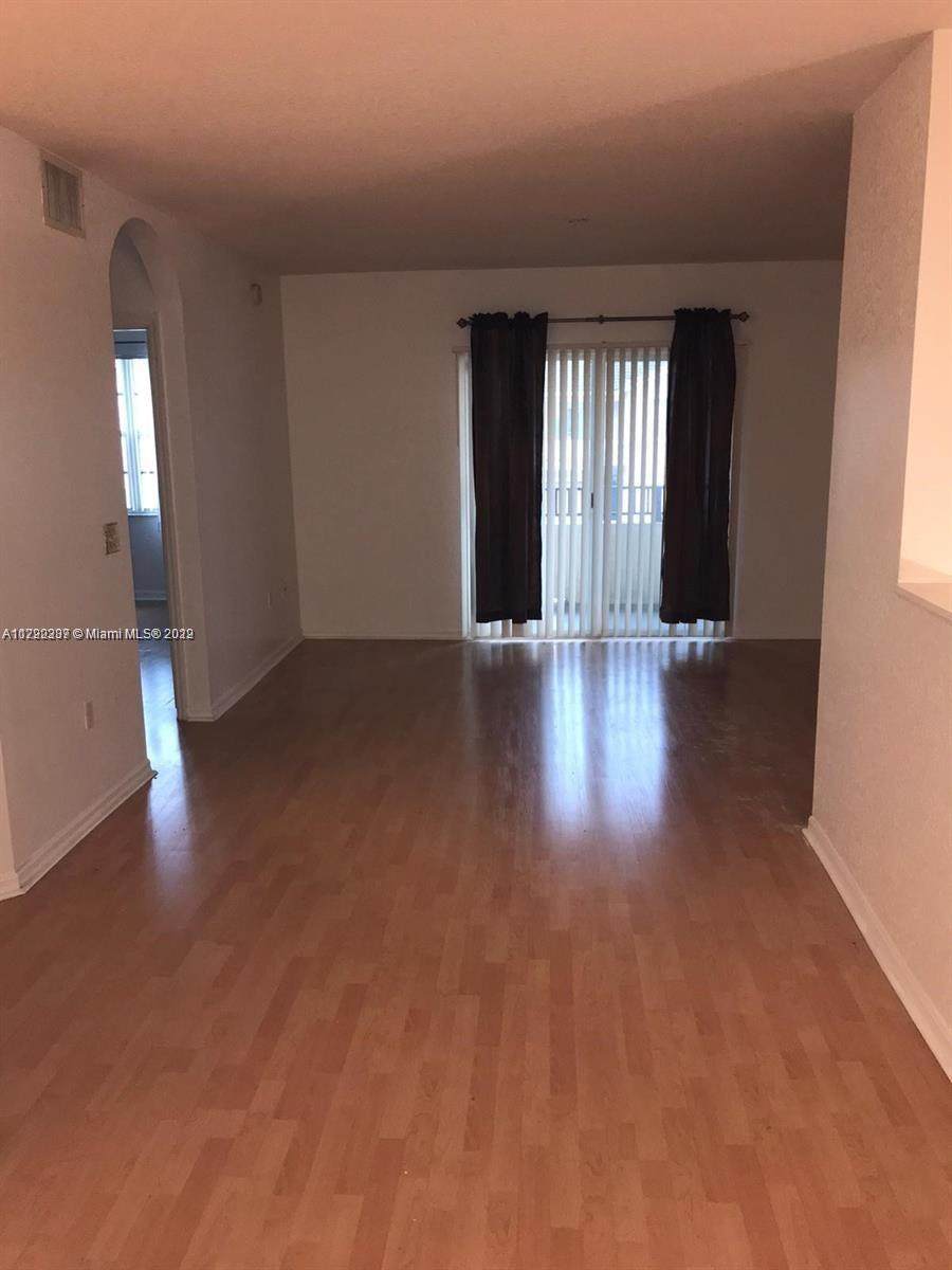 902 Belmont Ln - Photo 1