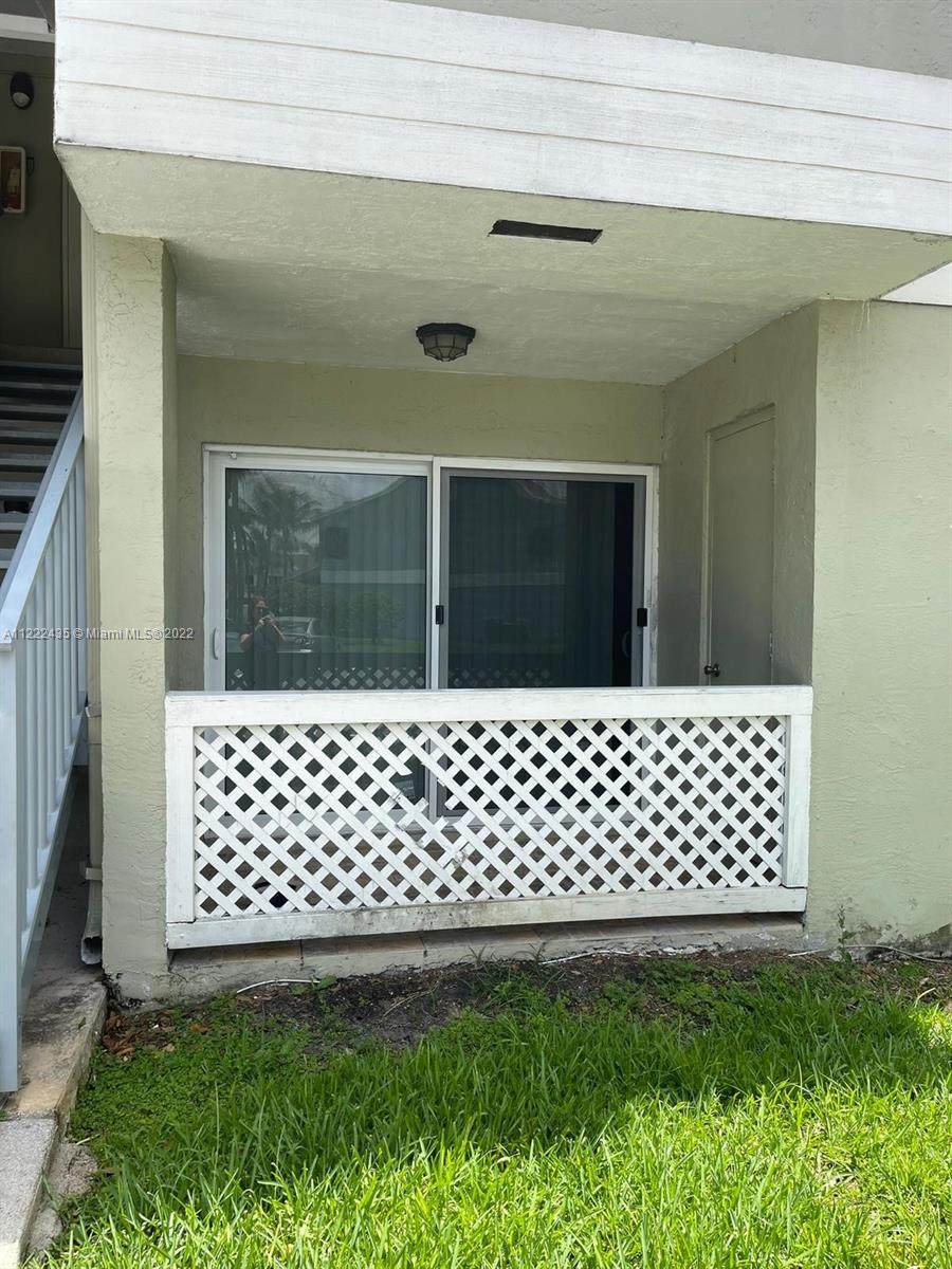 17320 67th Pl - Photo 1