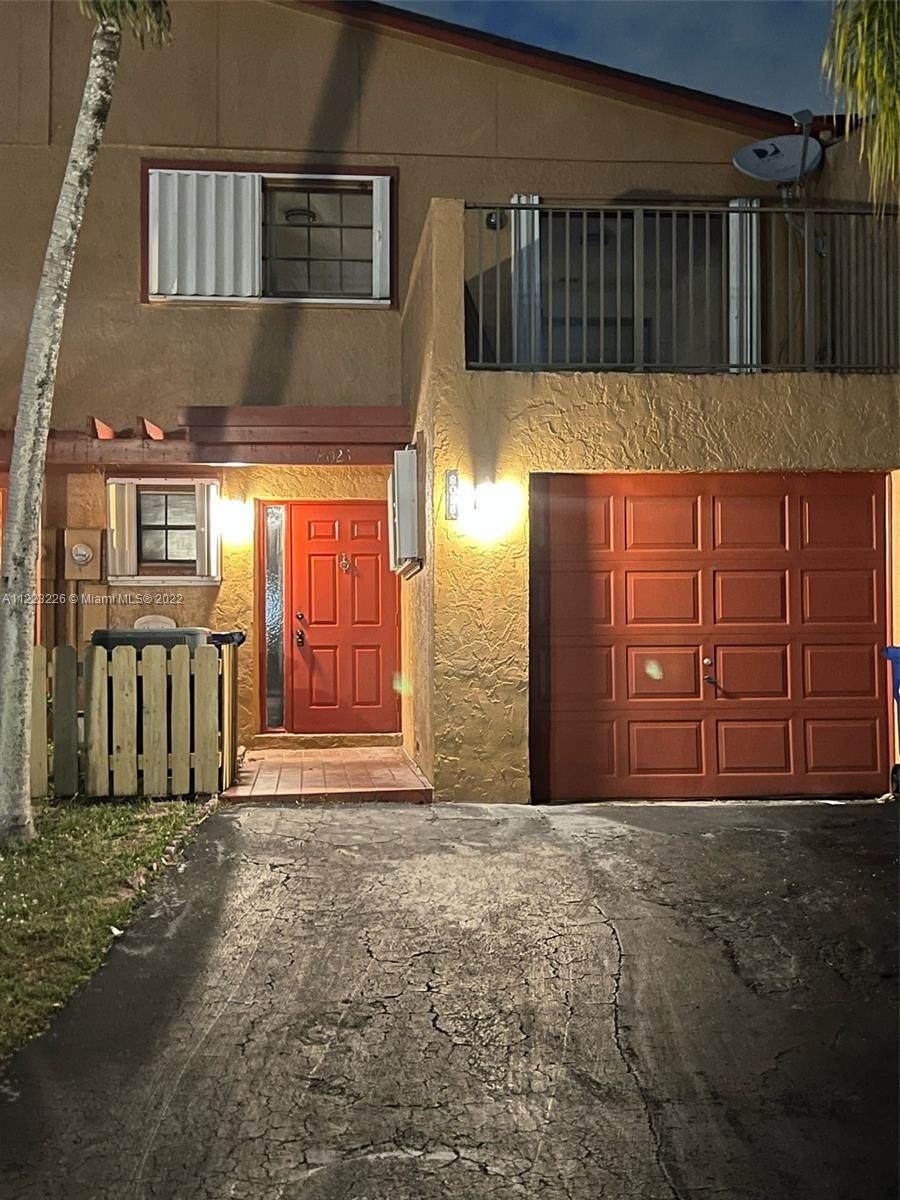 8025 28TH ST - Photo 1