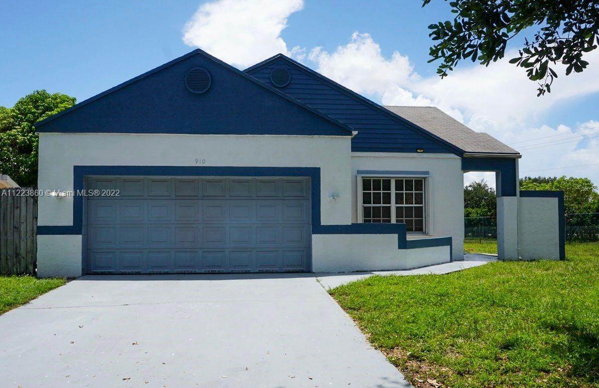 910 86th Ave - Photo 1