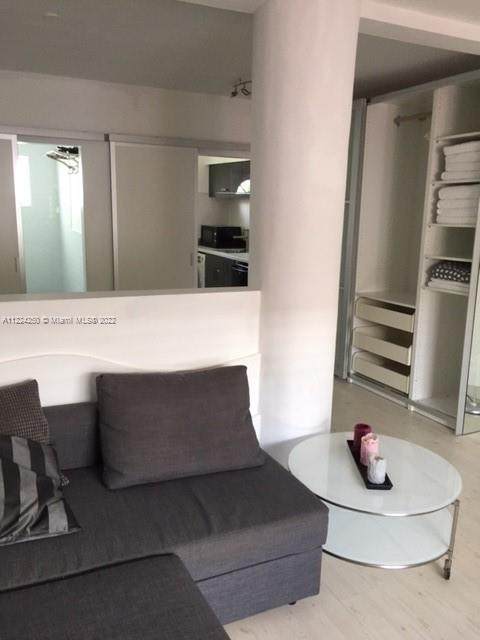 1135 Euclid Ave - Photo 1