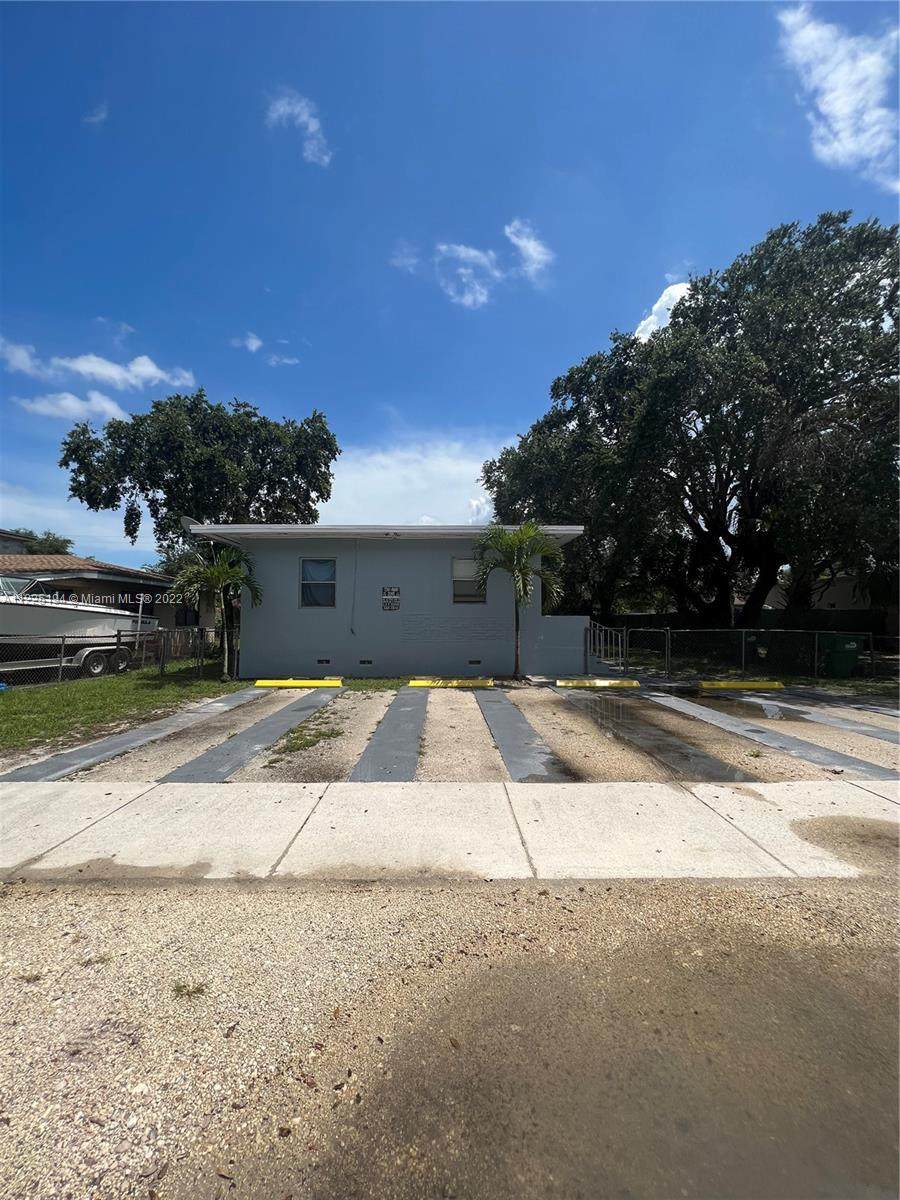2560 139th St - Photo 1