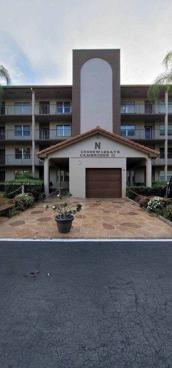1000 125th Ave - Photo 1