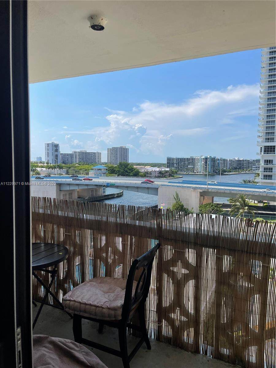 1817 Ocean Dr - Photo 1