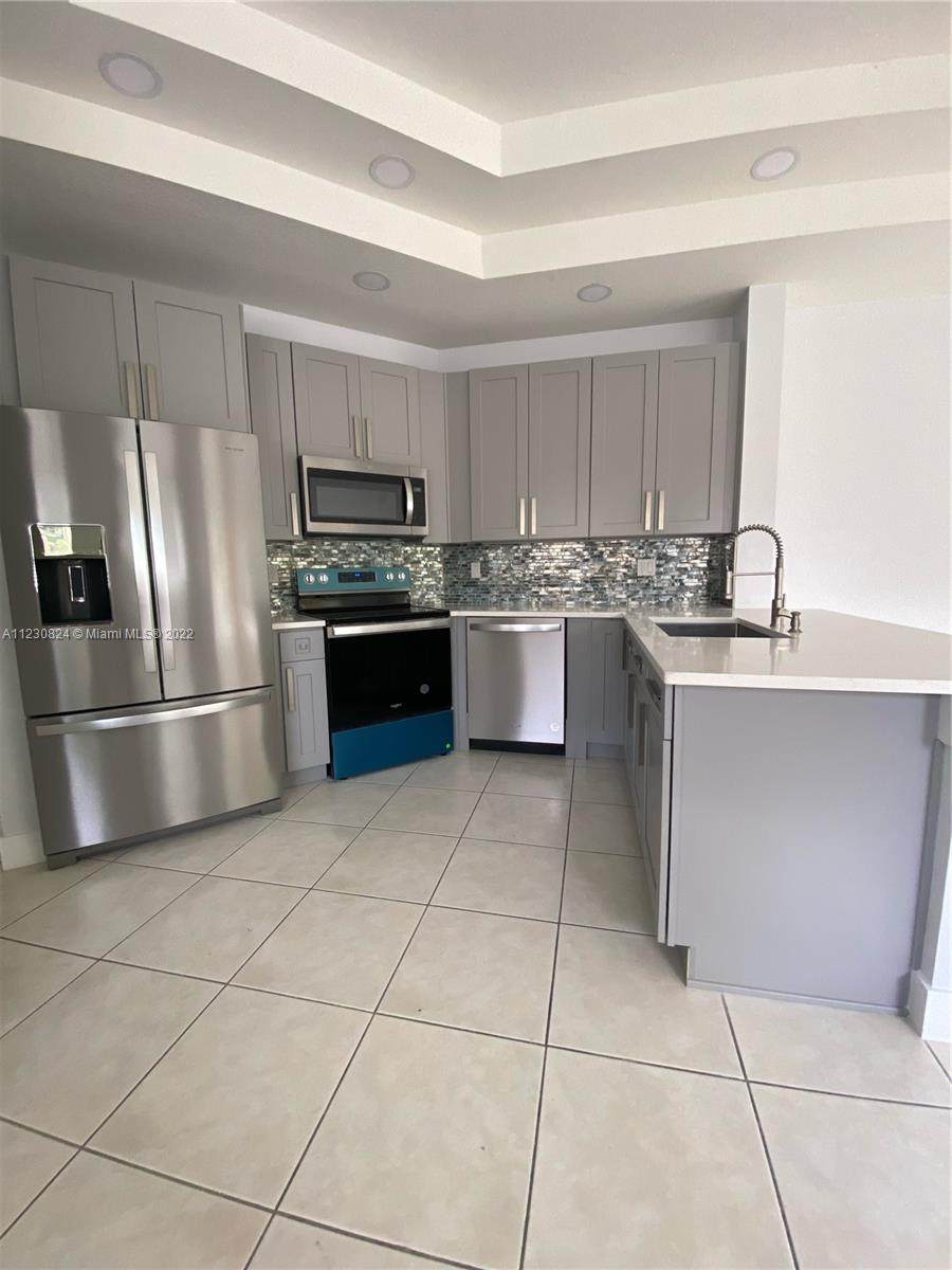 8338 Mulligan Cir - Photo 1