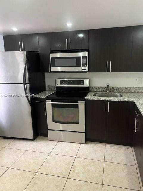 303 187th St - Photo 1