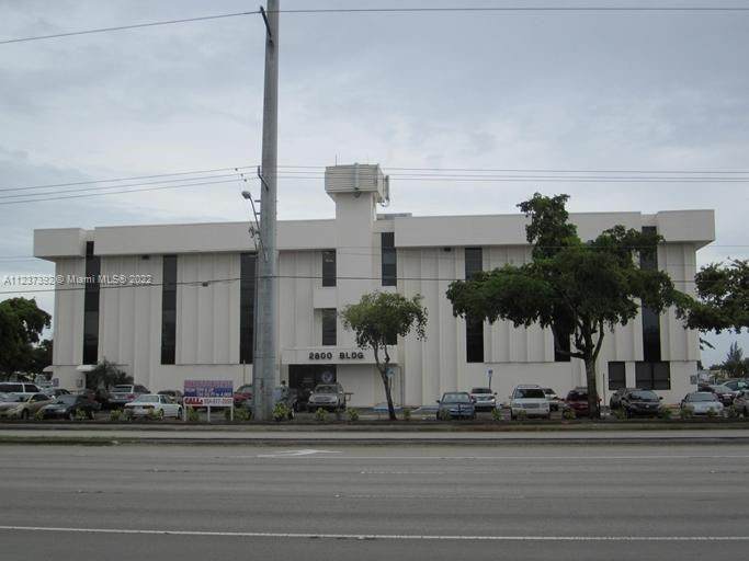 2800 Oakland Park Blvd - Photo 1
