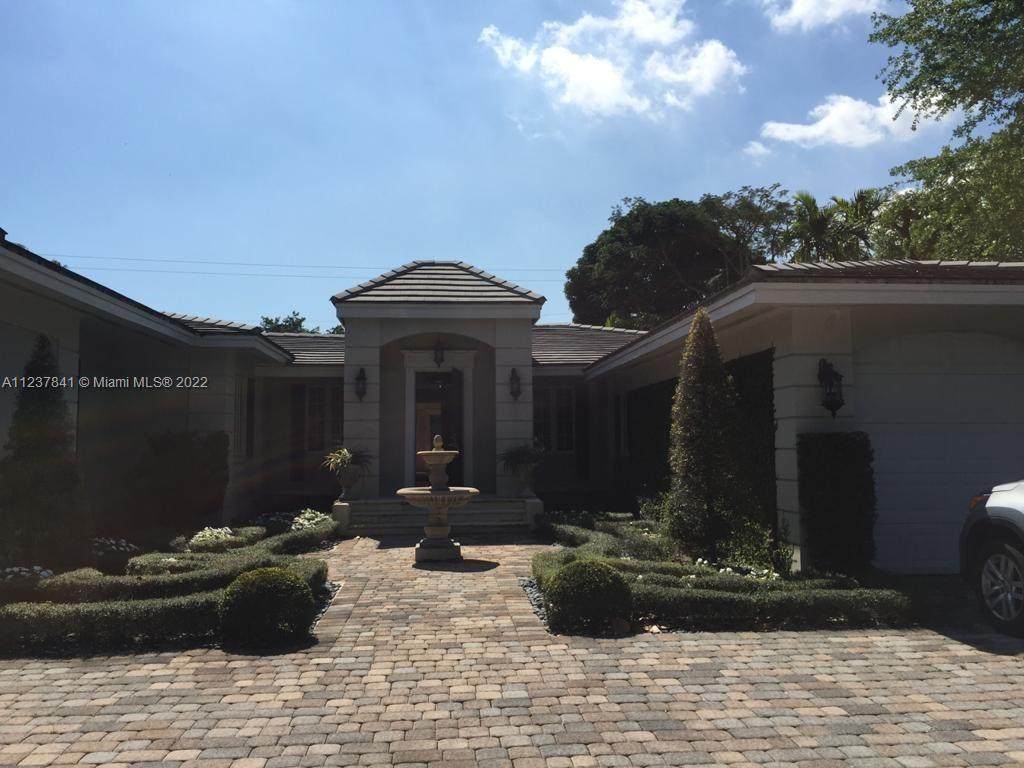 1220 Greenway Dr - Photo 1