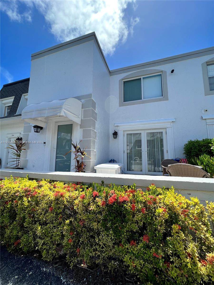 932 27th Ave - Photo 1