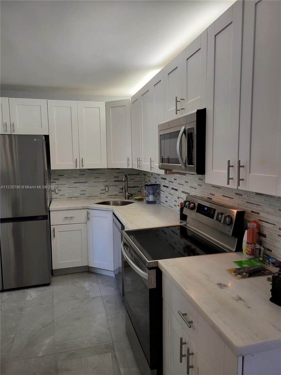 3401 Country Club Dr - Photo 1