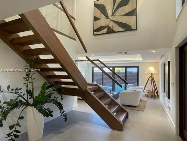 500 14th Ave - Photo 1