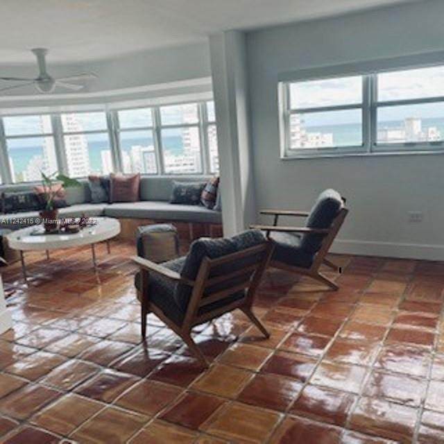 1881 Washington Ave - Photo 1
