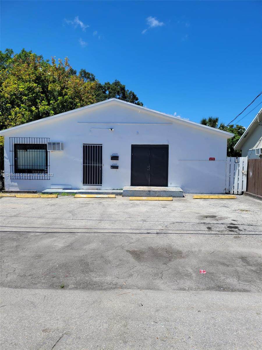 2339 Hayes St - Photo 1