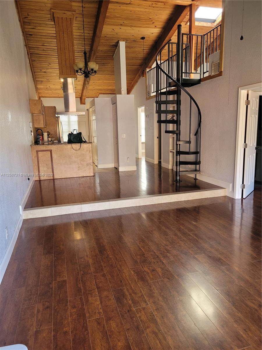 7492 33rd St - Photo 1