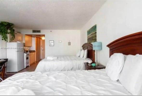 19201 Collins Ave - Photo 1