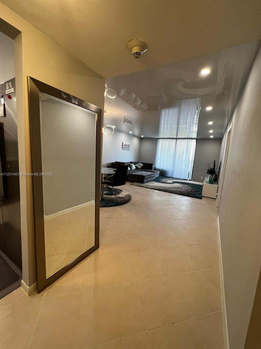 2500 Parkview Dr - Photo 1