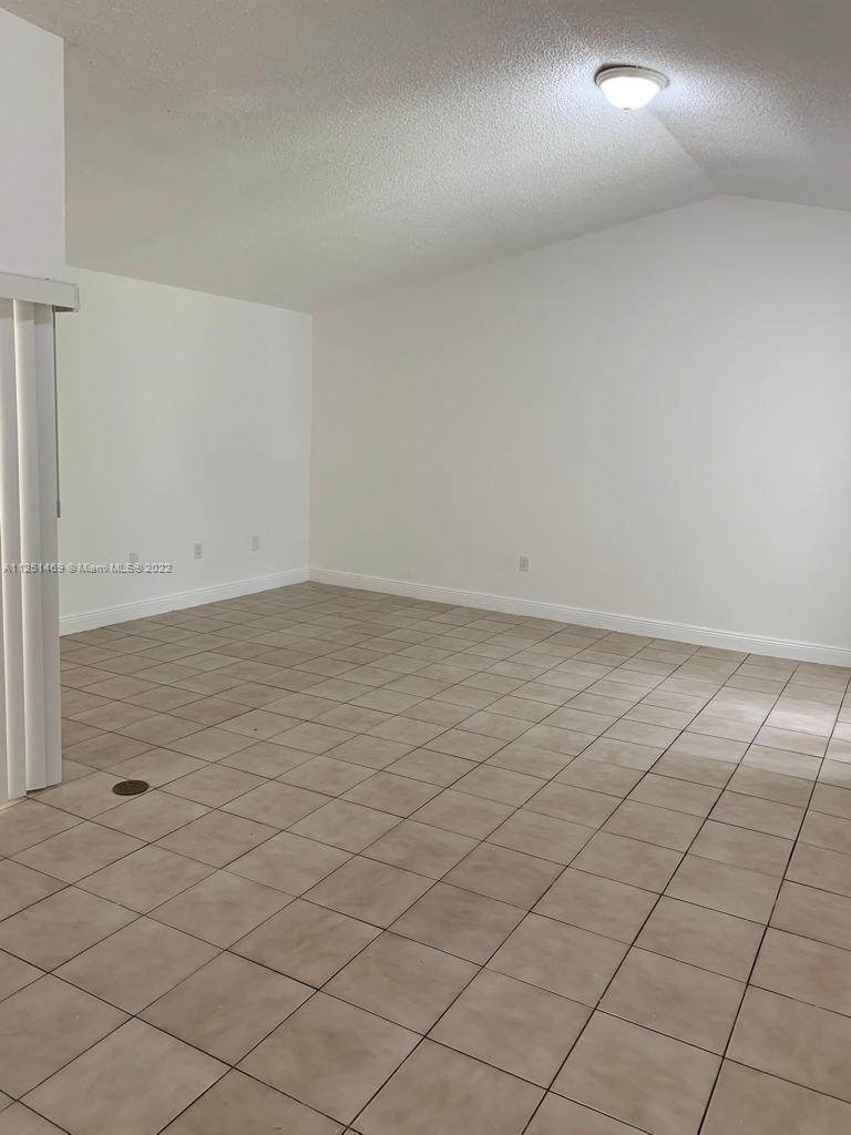 21383 8th Ct - Photo 1