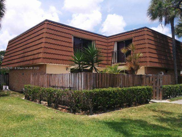 195 Charter Way - Photo 1