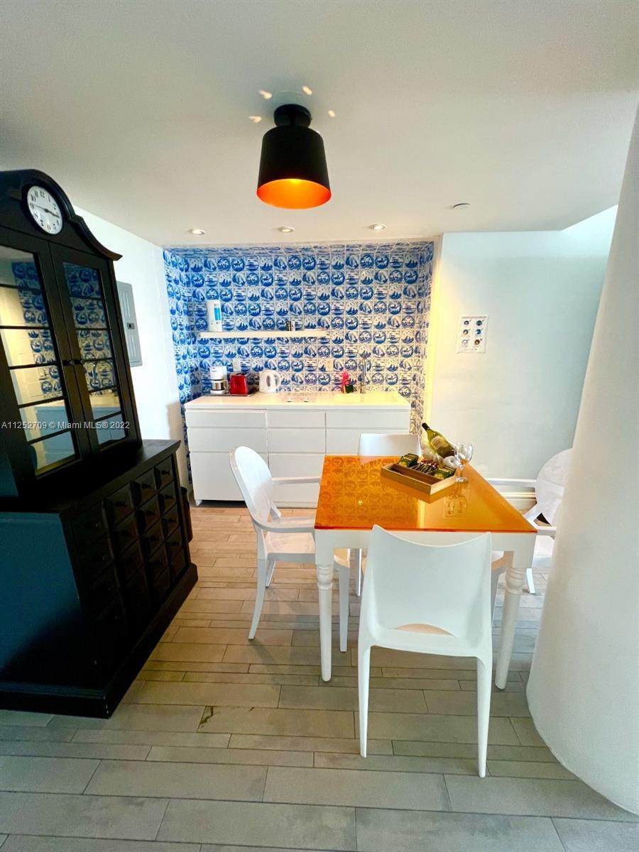 1100 West Ave - Photo 1