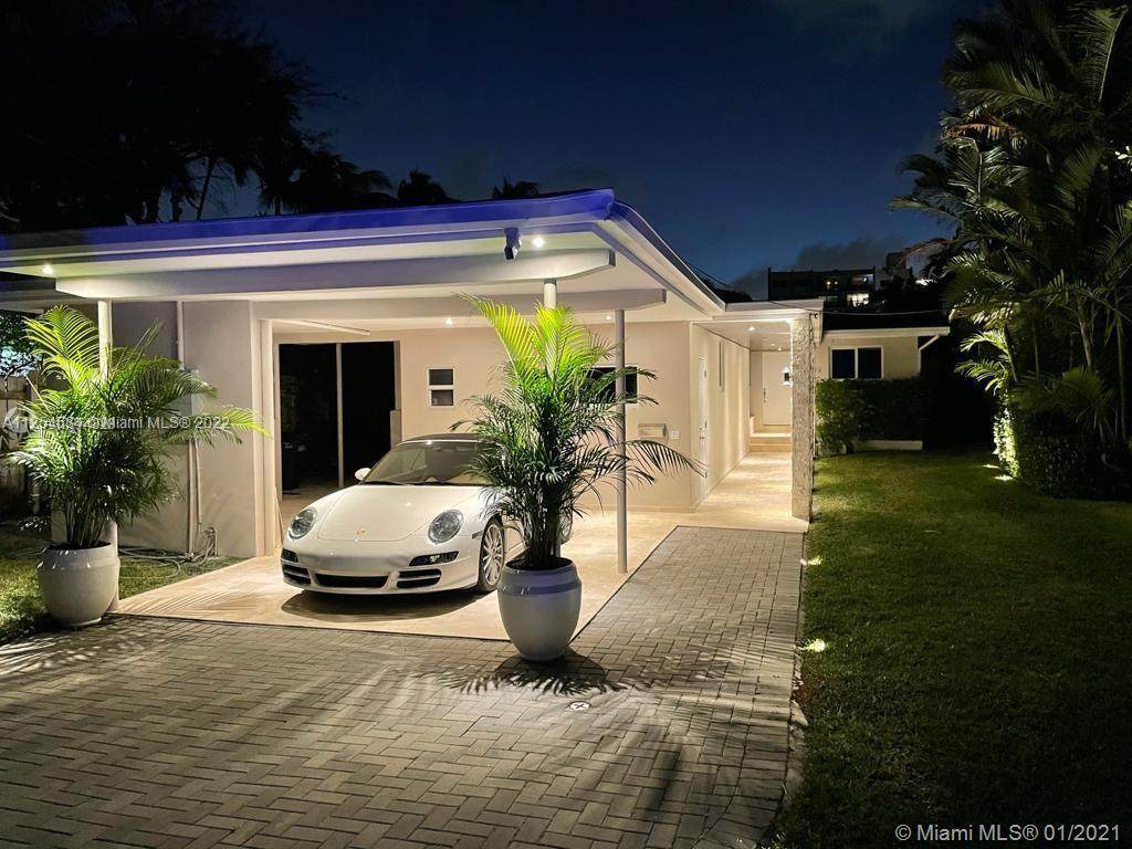 9472 Bay Dr - Photo 1