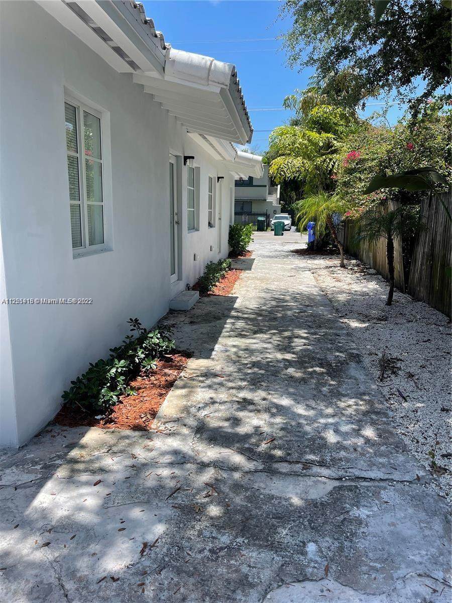 515 67th St - Photo 1