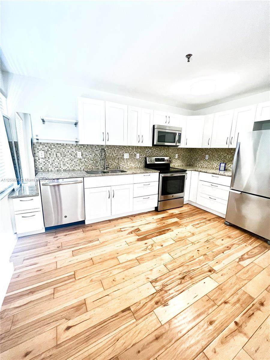 1255 Pennsylvania Ave - Photo 1