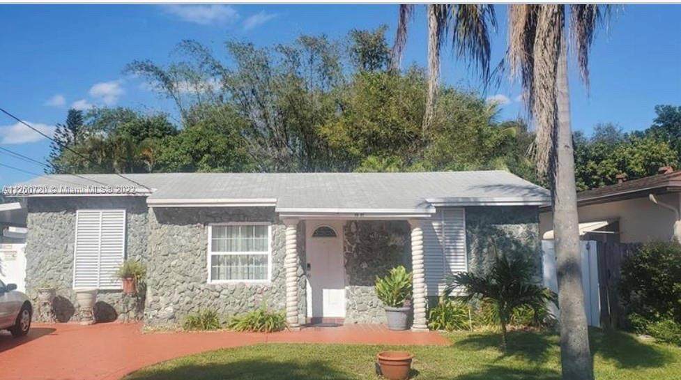 5637 Pierce St - Photo 1