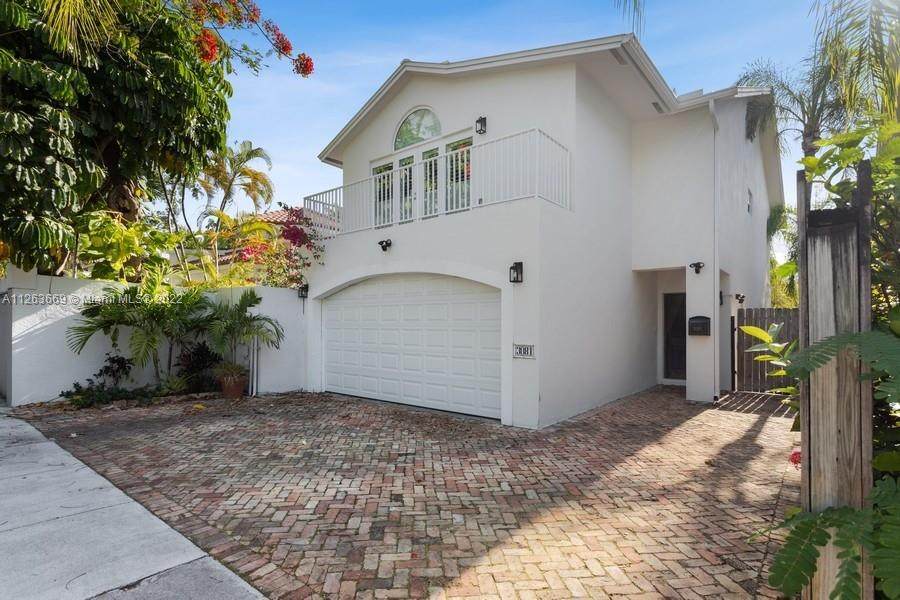 3081 Matilda St - Photo 1